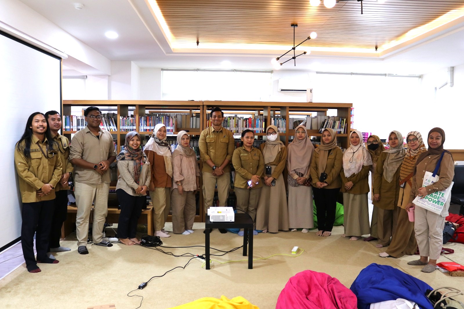 Webinar Teknik Penulisan dan Penyusunan Buku Instansi Pemerintah serta Sosialisasi ISBN di Lingkungan BPOM